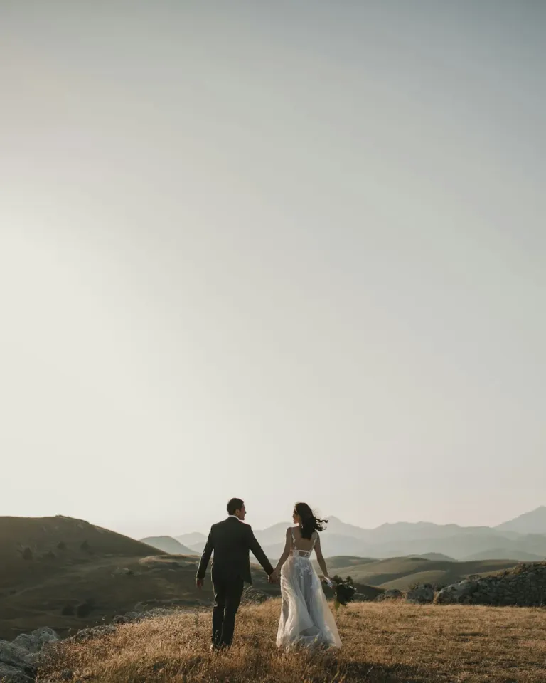 Hollis & Wren — Columbia Gorge — weddings project cover
